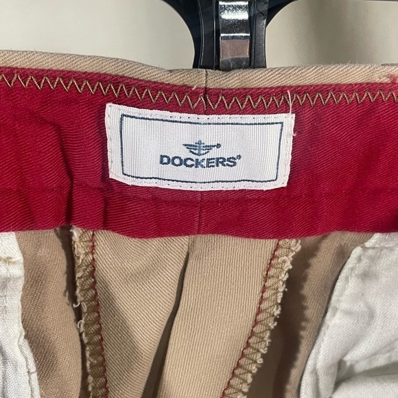 Men's Dockers Relaxed Fit Comfort Stretch Pleated Khaki Pants Size 34 x 34 - Picture 7 of 9